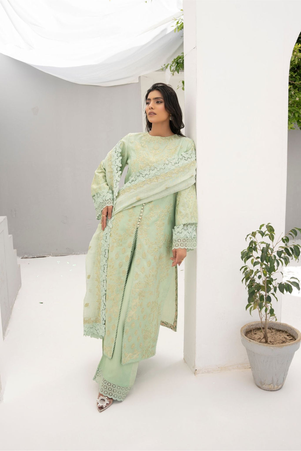 SKua | Cotton Silk with Cotton Organza Embrioded Dupatha