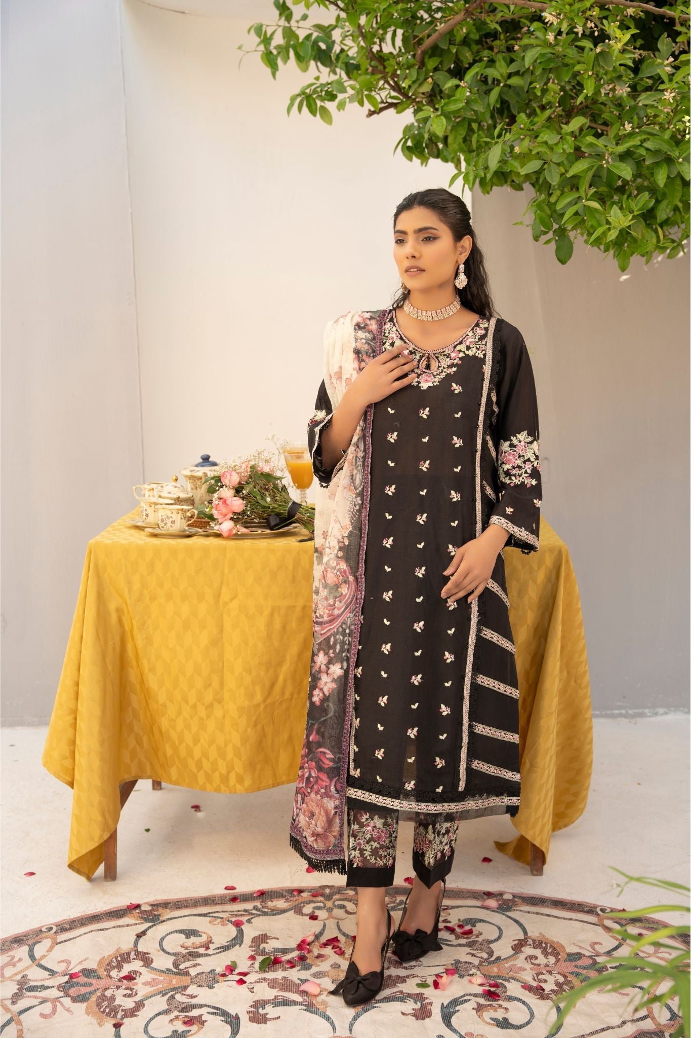 3 Piece - Embroidered Lawn Suit